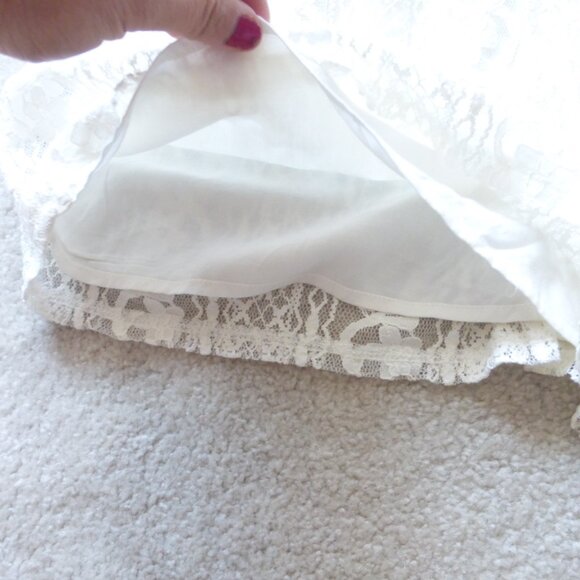 NWT HOLLISTER cream lace short sleeve romper - Picture 4 of 7